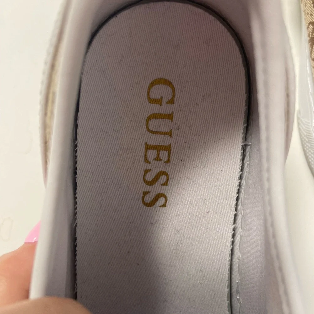 Guess low top